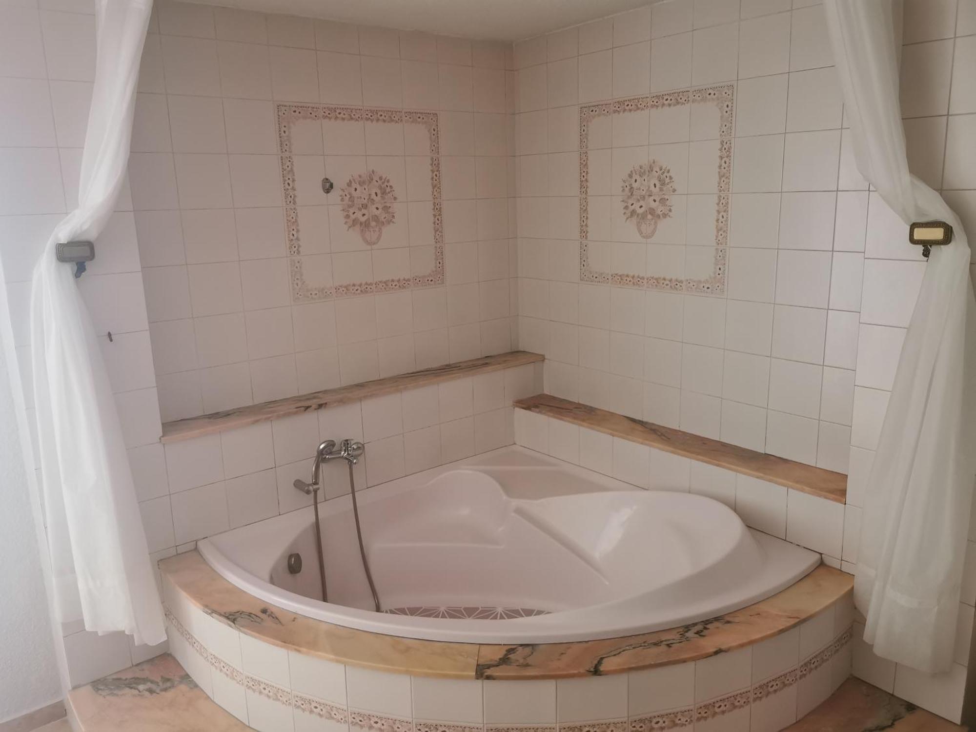 Hotel Castellverd 2*