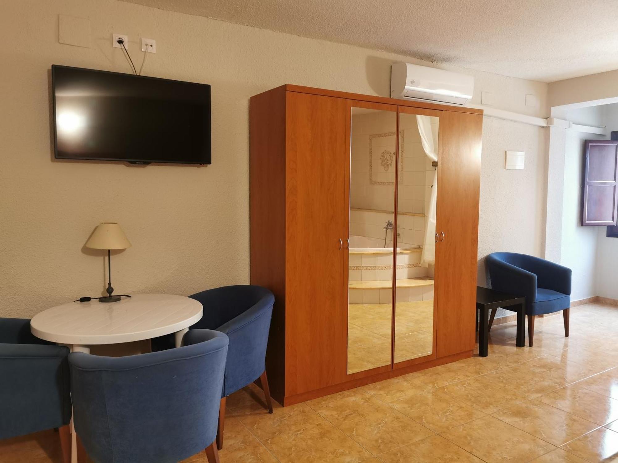 Hotel Castellverd 2*