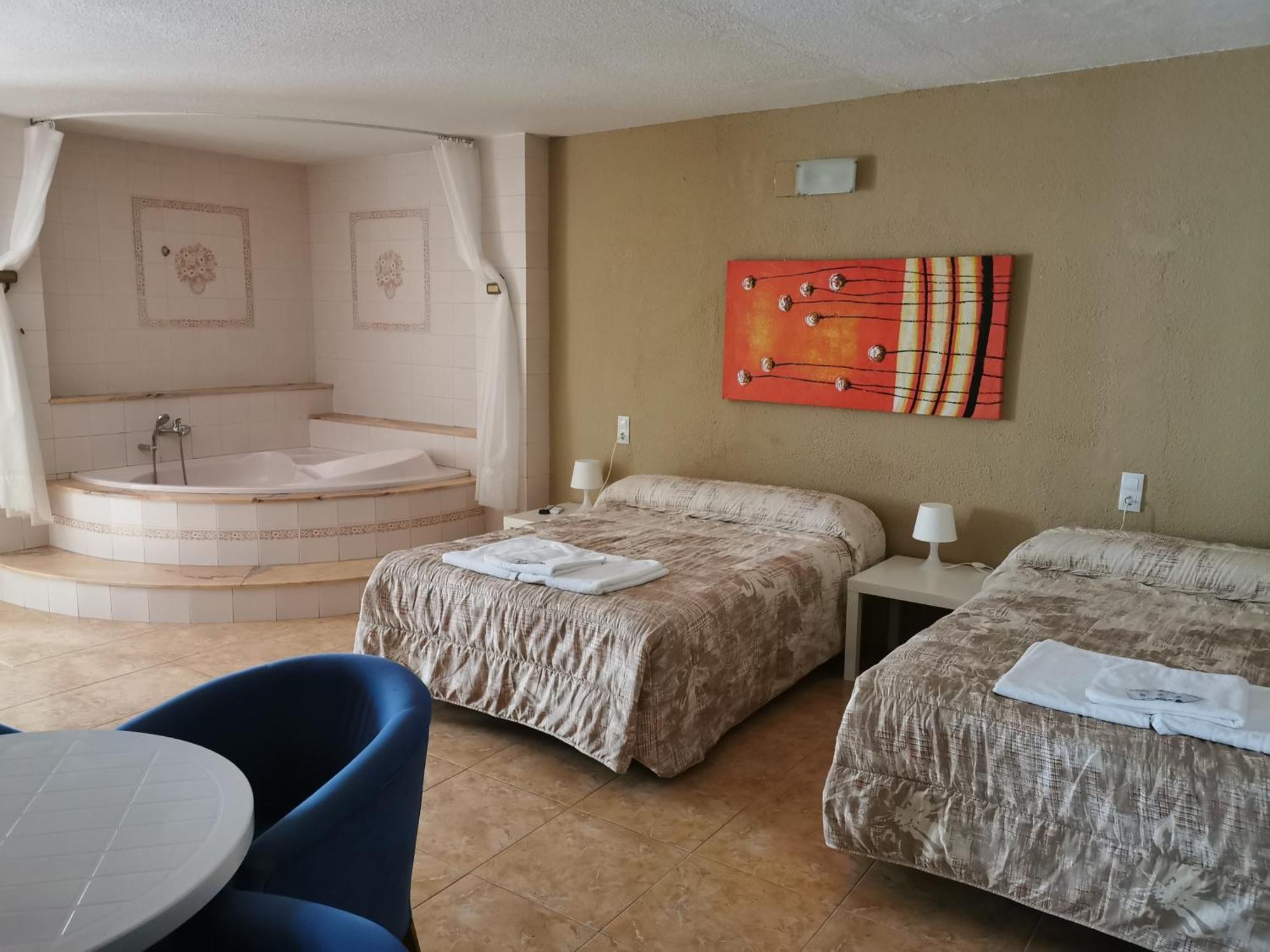 Hotel Castellverd 2*